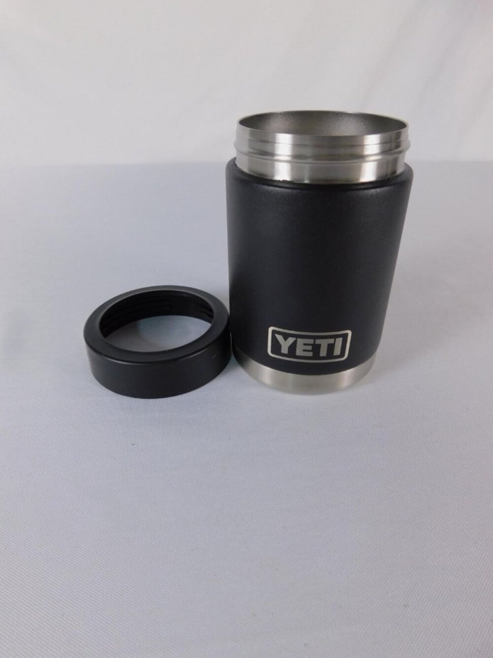 YETI Rambler Black Insulated Can Cooler Stainless Steel Tumbler w Lid Logo Cup